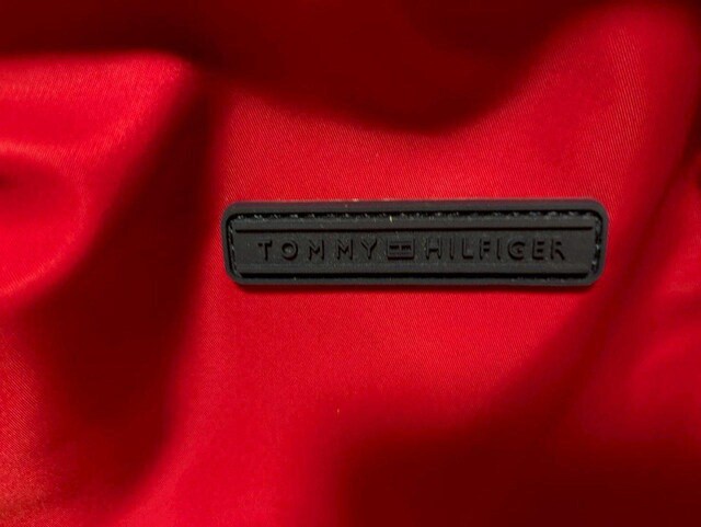 yTOMMY HILFFIGERzbNTbN obOpbN bh  Ki  uh 