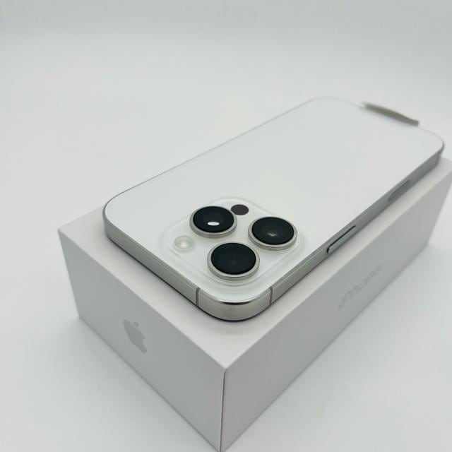 gp iPhone 16 Pro 256 GB SIMt[ zCg {  Ɠd/AV 