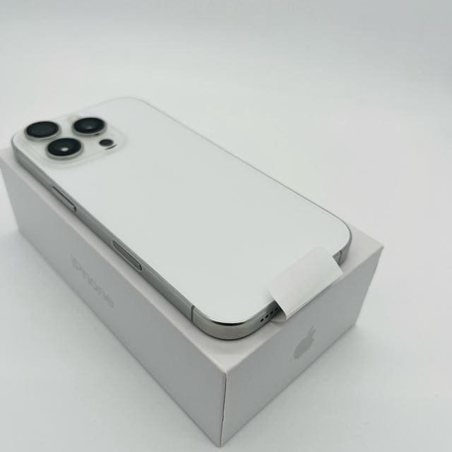 gp iPhone 16 Pro 256 GB SIMt[ zCg {  Ɠd/AV 