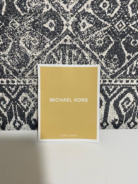 yǕizMICHAEL KORS }CPR[X U[ V_[obO  uh 