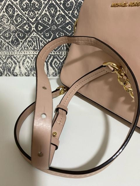 yǕizMICHAEL KORS }CPR[X U[ V_[obO  uh 
