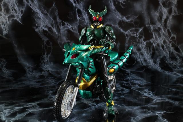 未使用 S.H.フィギュアーツ 仮面ライダーギルス &ギルスレイダー Amazon.co.jp: TAMASHII NATIONS S.H.フィギュアーツ 仮面