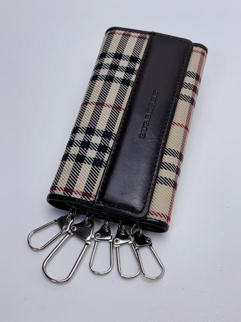 A004 i BURBERRY o[o[ mo`FbN L[P[X 5A