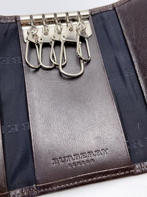 A004 i BURBERRY o[o[ mo`FbN L[P[X 5A