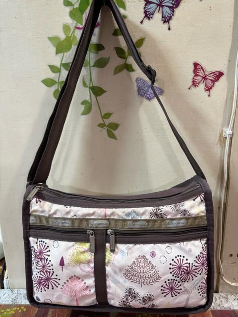 ӂ߂āLeSportsac{XgEV_[E|[`4_܂Ƃߔ聚1000~X^[g