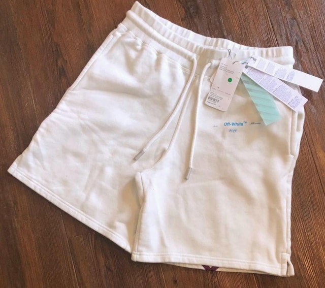 K Off-White XEFbgV[c 