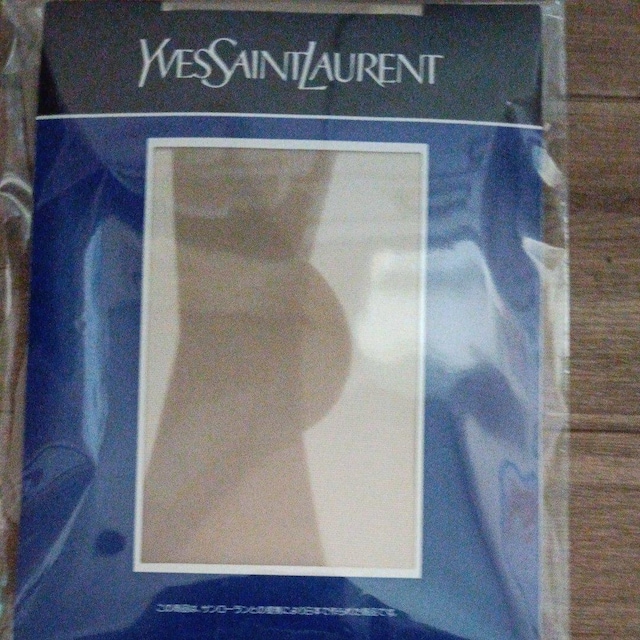 YVESANLAURENT.VALENTLNO.pXg  t@bV 
