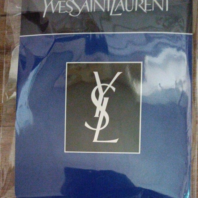 YVESANLAURENT.VALENTLNO.pXg  t@bV 