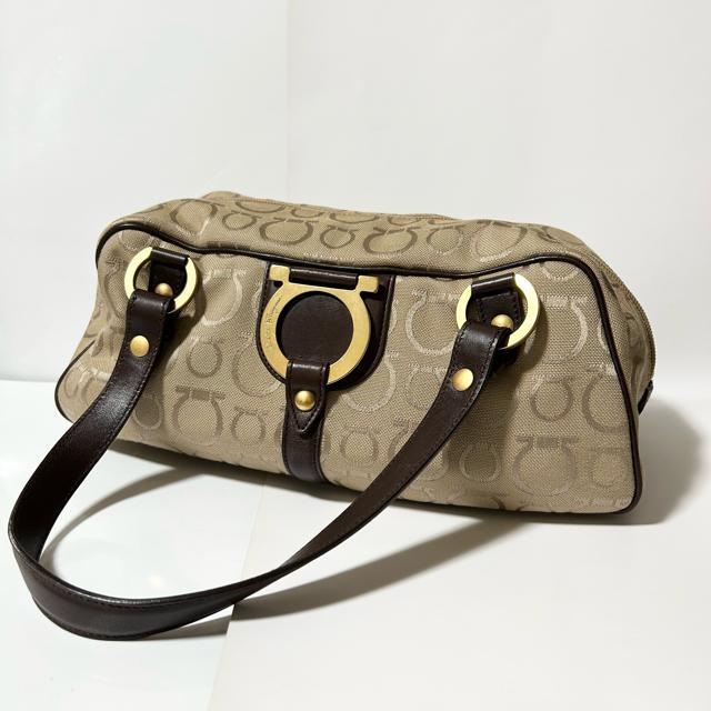 i Ferragamo tFK K`[j V_[obO LoX  uh 