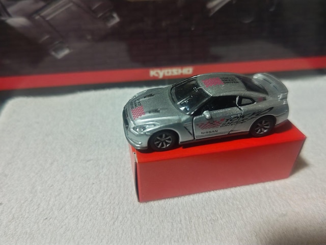 TL zpgX}[ghCo[  XJCCR35 GT-R   zr[ 