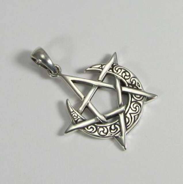 DD: Silver Simple Moon Pentacle Pendant  ANZT[/v 